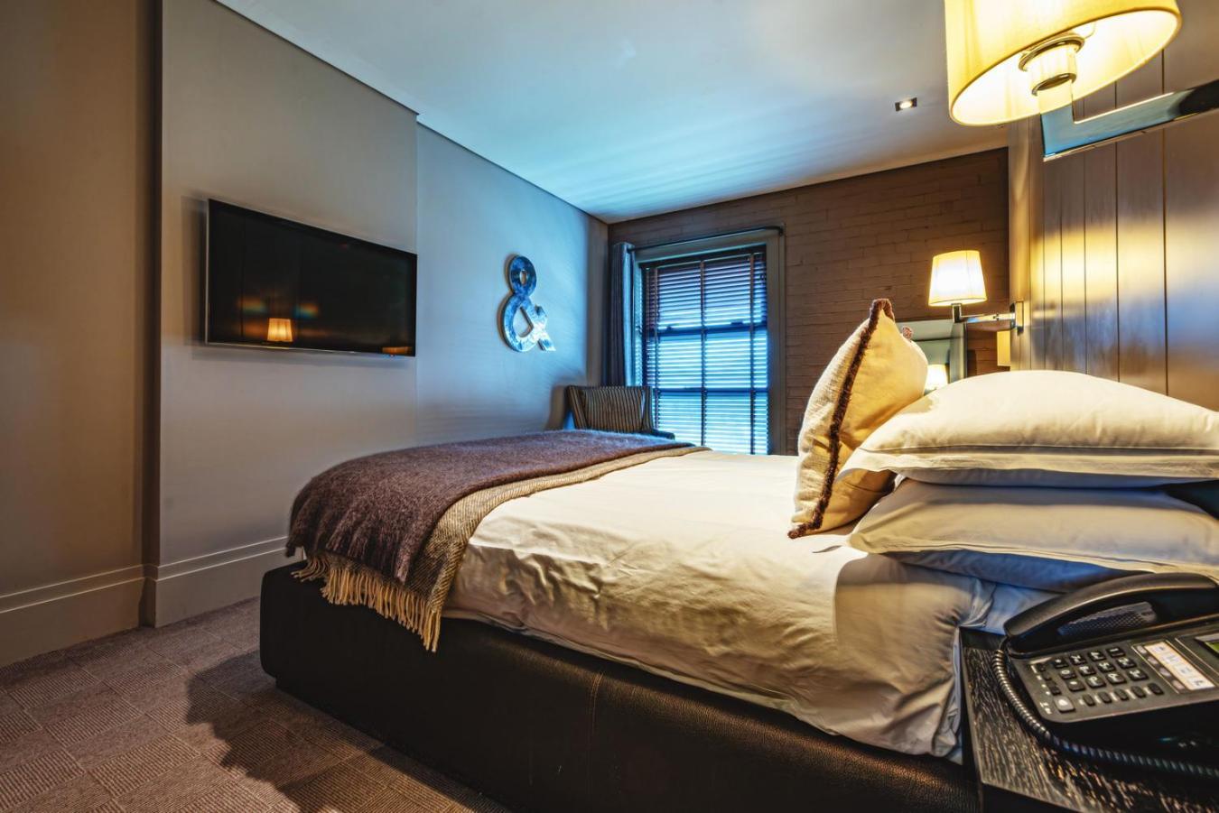 Dakota Edinburgh Hotel 4*